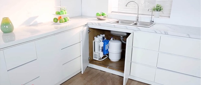 máy lọc nước để gầm